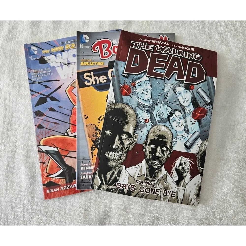 Dc Comics Lot Wonder Woman Blood, Bombshells Enlisted, Walking‎ Dead Volume One